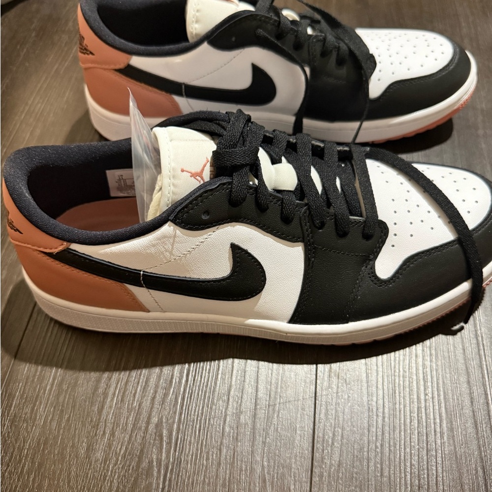 Nike Men's Black, White, and Brown Sneakers